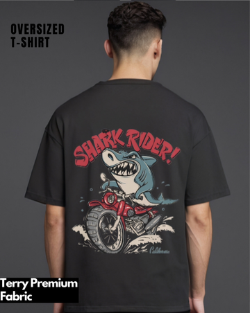 Shark Voyager : Oversized T-Shirt